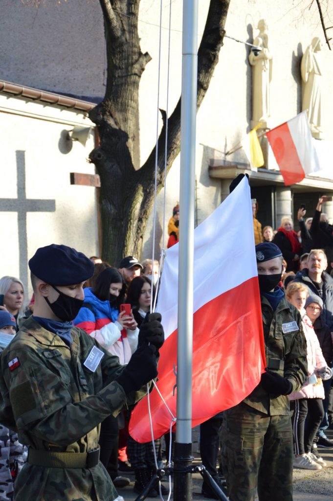 Podniesienie flagi. Dekoracja.